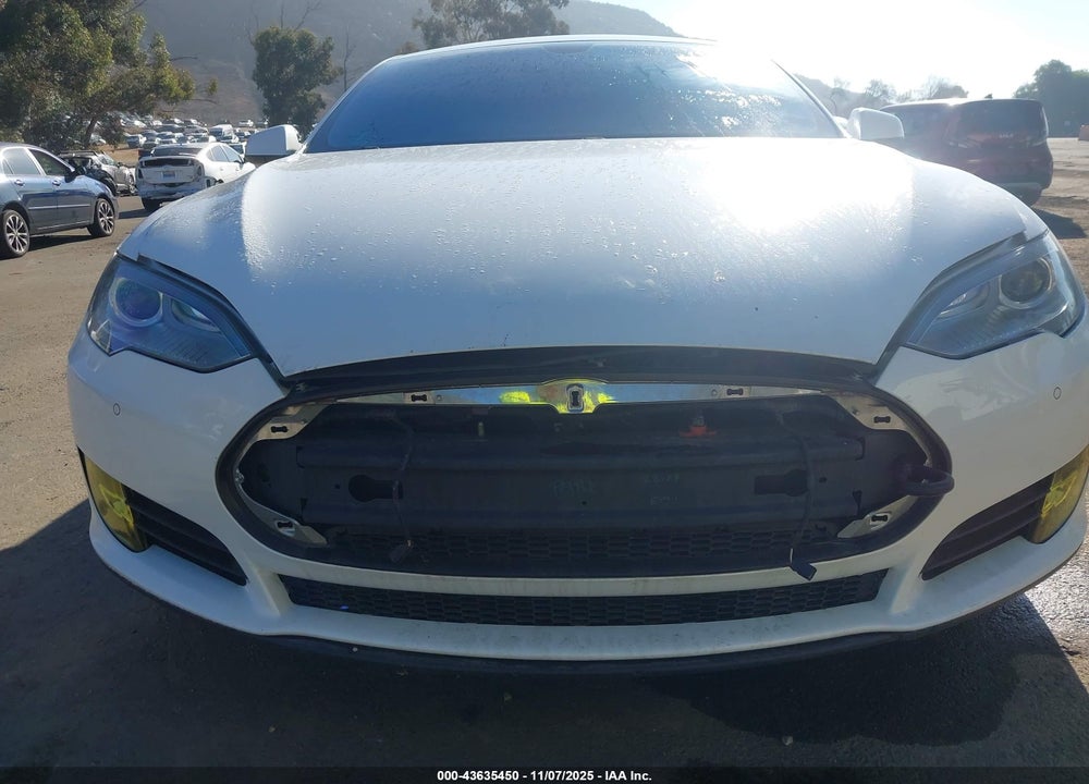 2014 TESLA MODEL S VIN: 5YJSA1S16EFP52215