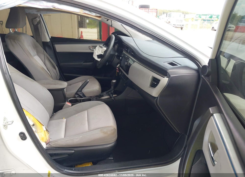 2015 TOYOTA COROLLA VIN: 5YFBPRHE3FP296543