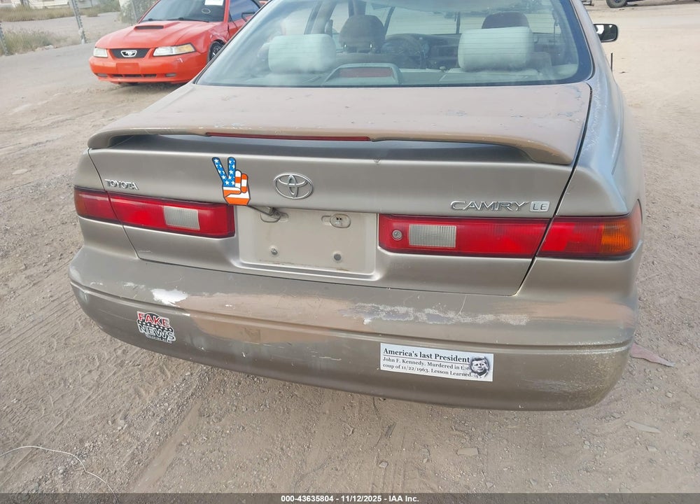 1999 TOYOTA CAMRY LE VIN: 4T1BG22K6XU875256