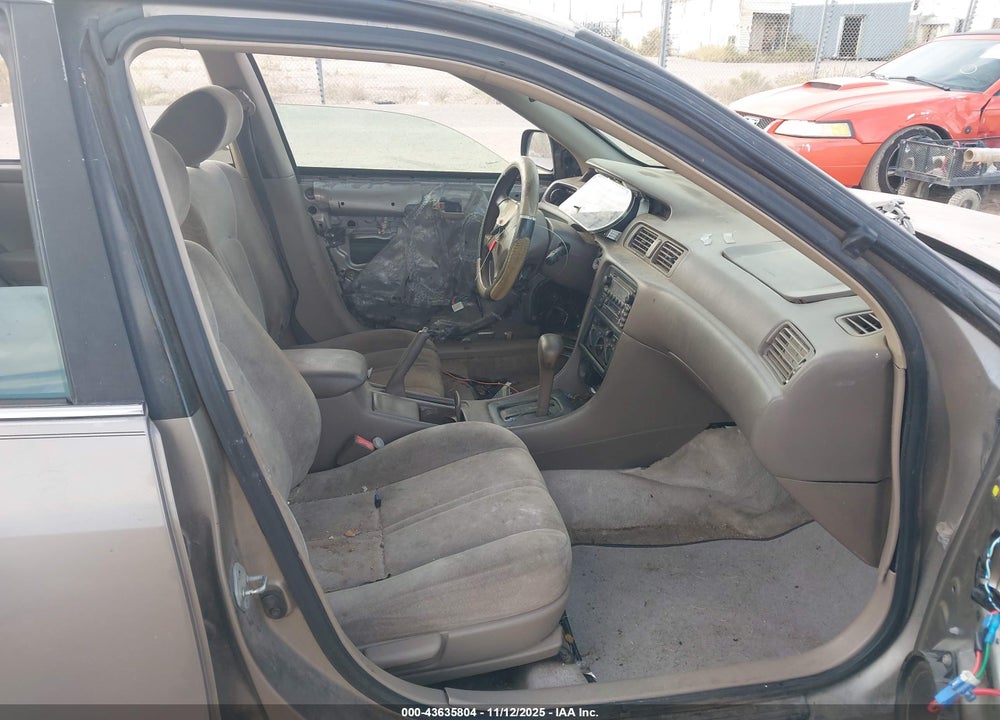 1999 TOYOTA CAMRY LE VIN: 4T1BG22K6XU875256