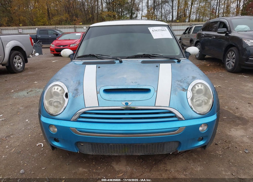 2005 MINI COOPER S VIN: WMWRE33585TG97490