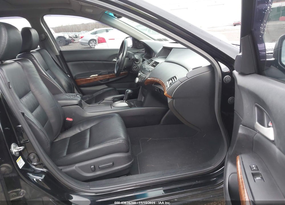 2012 HONDA ACCORD 2.4 EX-L VIN: 1HGCP2F82CA035124