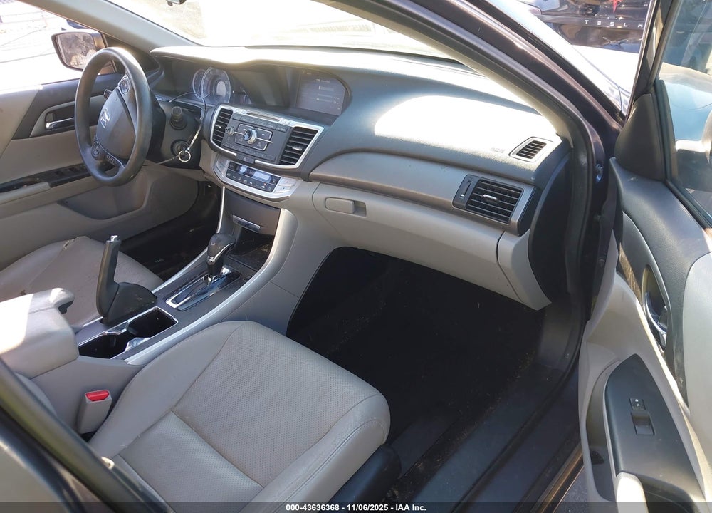 2014 HONDA ACCORD VIN: 1HGCR2F32EA194355
