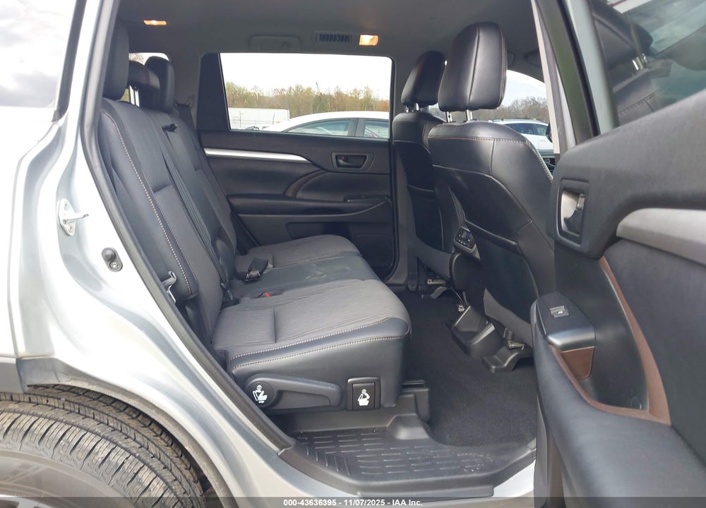 2017 TOYOTA HIGHLANDER VIN: 5TDBZRFH2HS441055