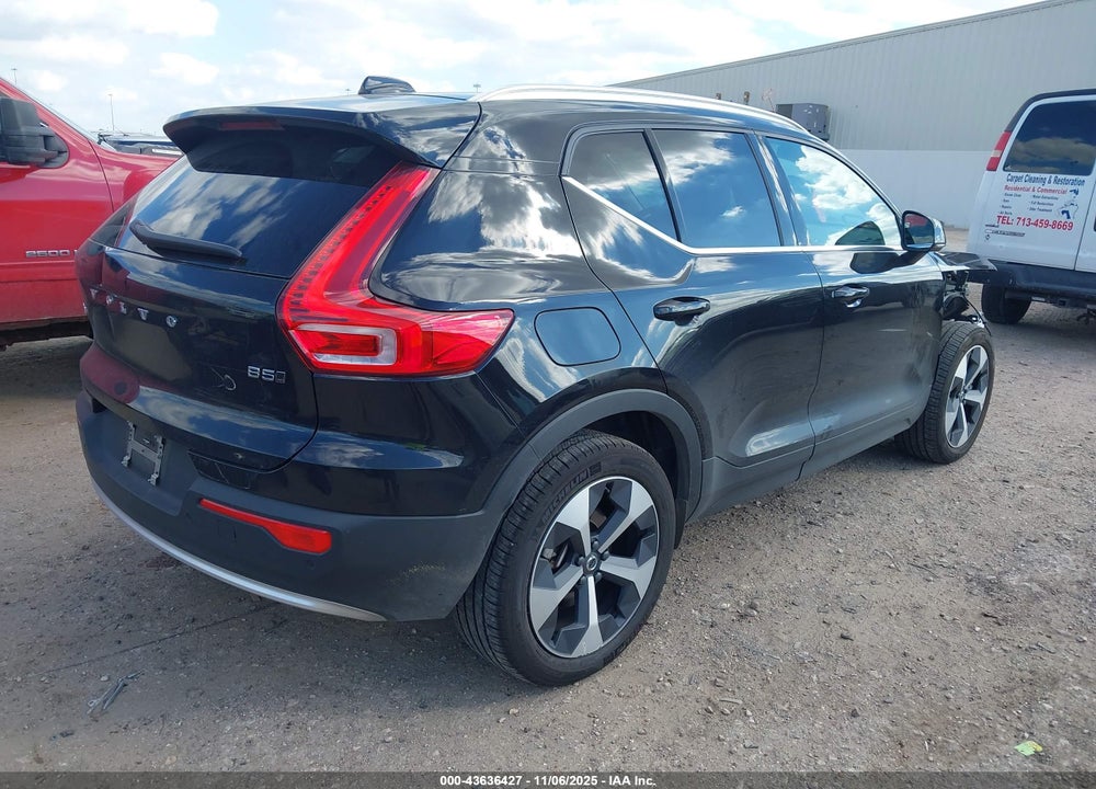 2025 VOLVO XC40 B5 CORE BRIGHT THEME VIN: YV4L12UJ4S2608309