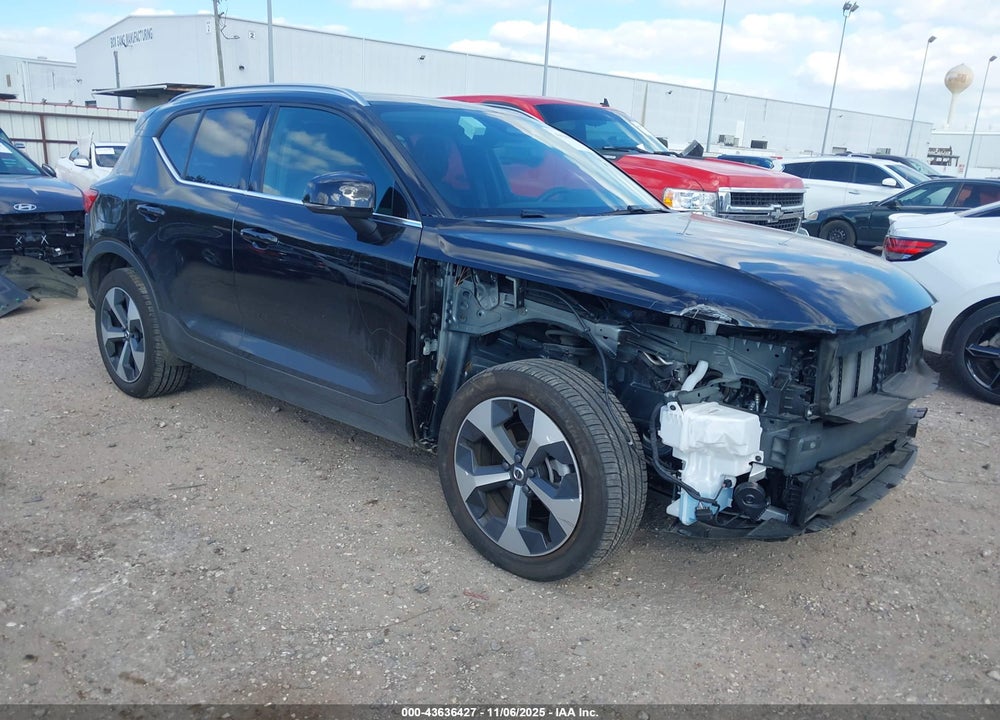 2025 VOLVO XC40 B5 CORE BRIGHT THEME VIN: YV4L12UJ4S2608309