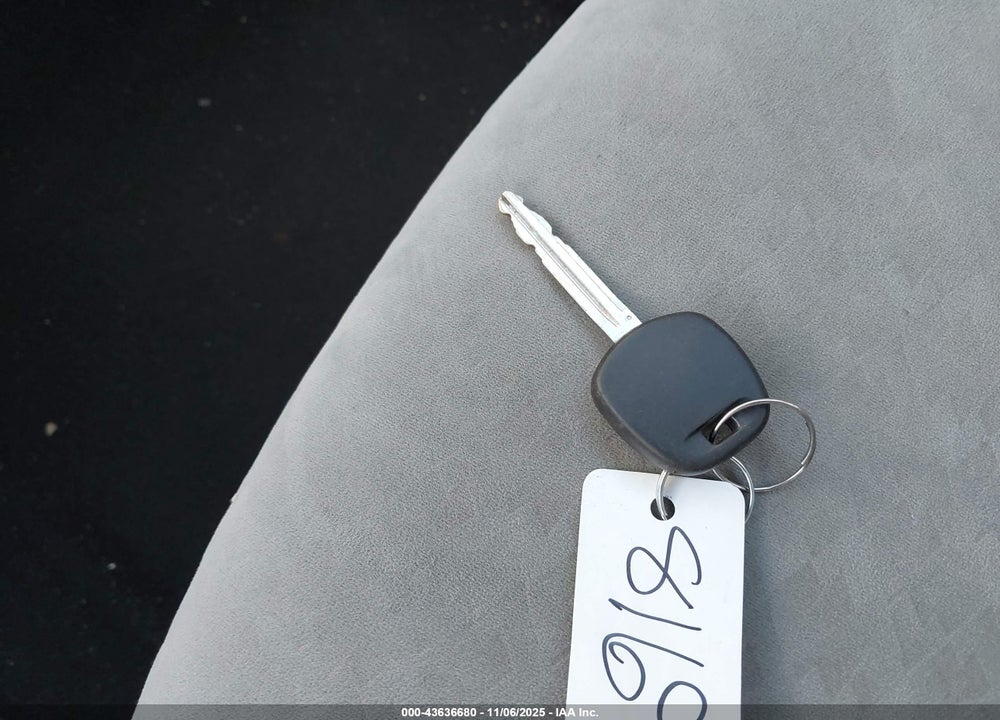 2009 TOYOTA COROLLA LE VIN: 2T1BU40E19C171102