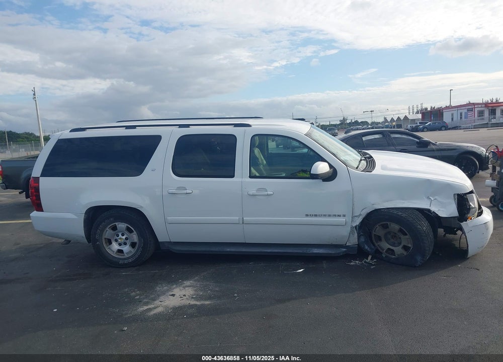 2008 CHEVROLET SUBURBAN 1500 LT VIN: 1GNFC160X8R181332