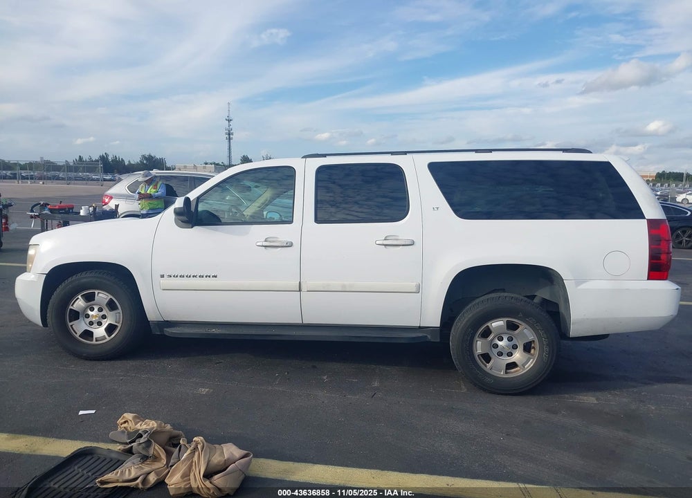 2008 CHEVROLET SUBURBAN 1500 LT VIN: 1GNFC160X8R181332