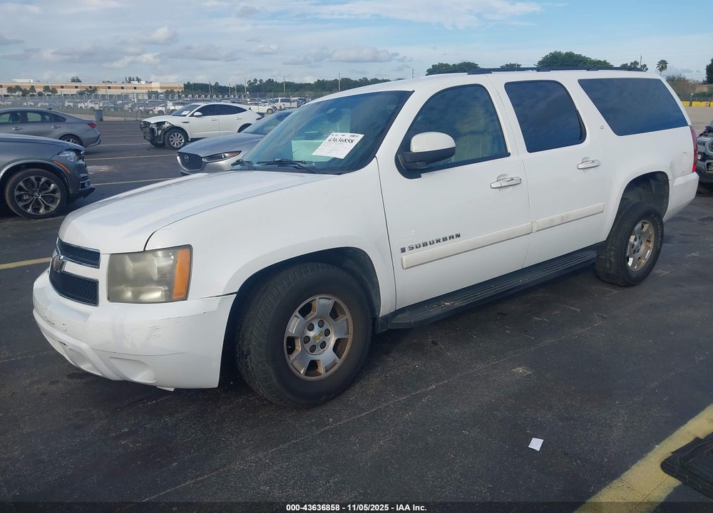 2008 CHEVROLET SUBURBAN 1500 LT VIN: 1GNFC160X8R181332