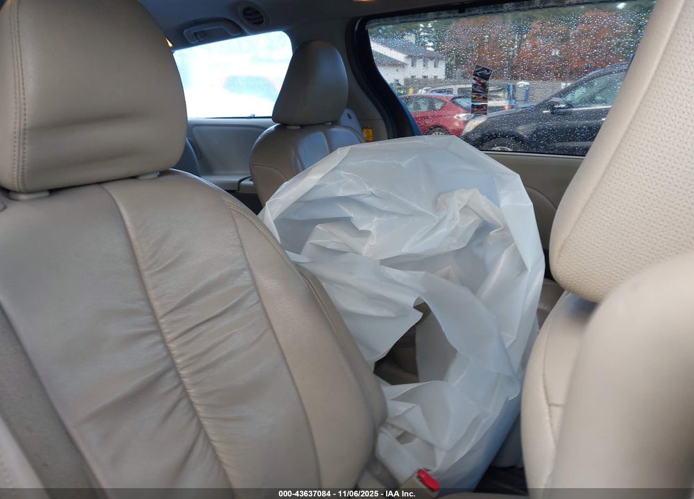 2012 TOYOTA SIENNA XLE 7 PASSENGER VIN: 5TDDK3DC4CS033084
