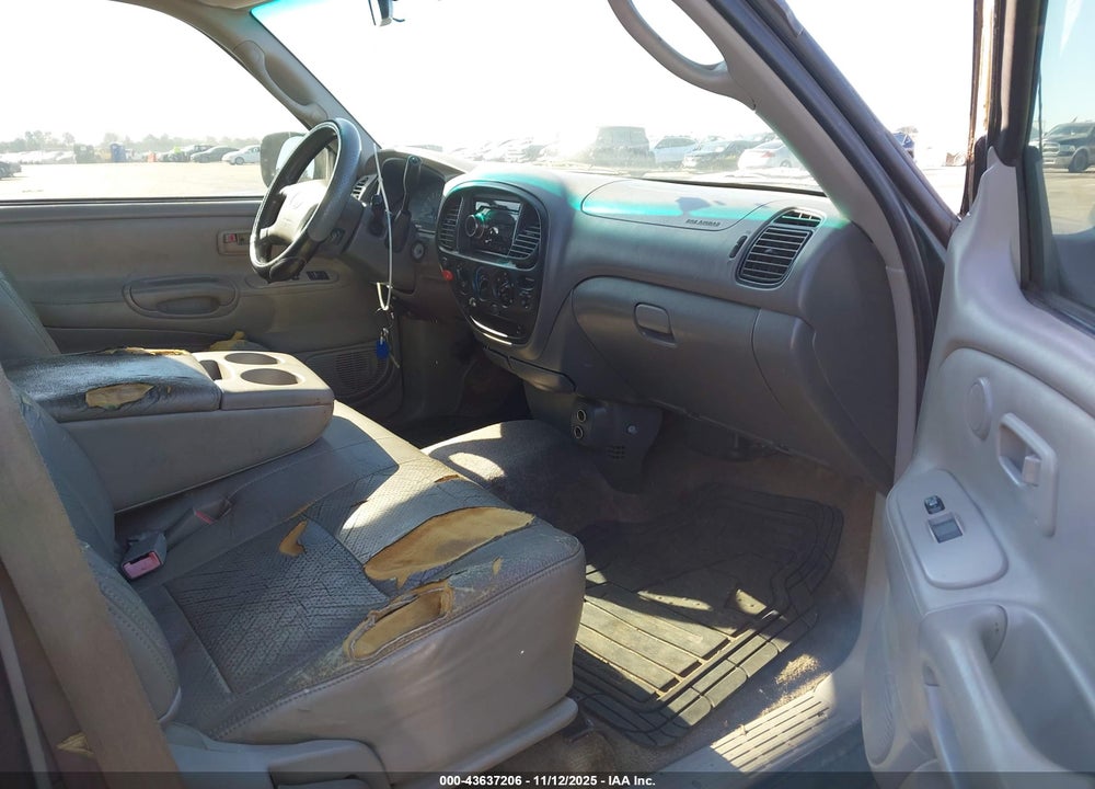 2000 TOYOTA TUNDRA SR5 V8 VIN: 5TBRT3416YS018796