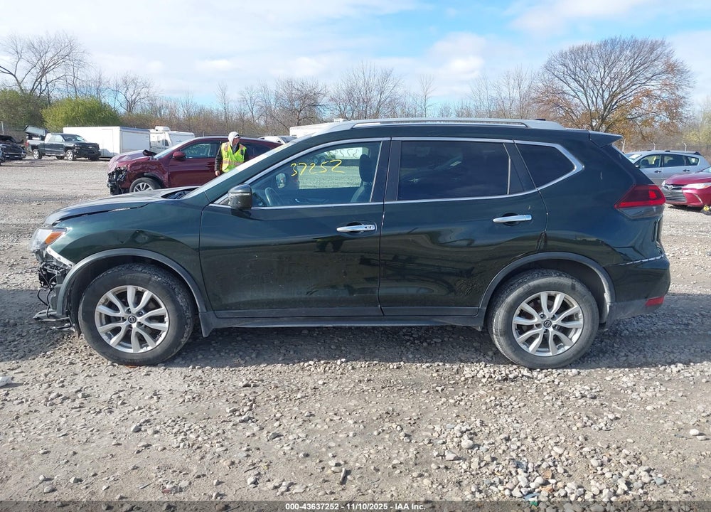 2018 NISSAN ROGUE SV VIN: 5N1AT2MV7JC743182