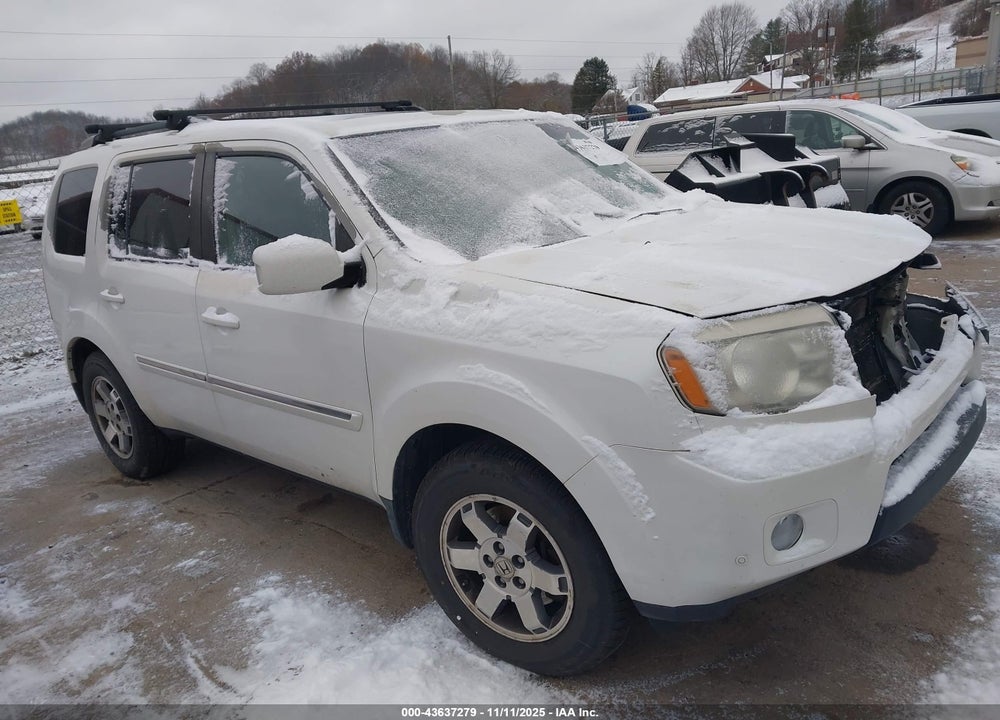 2011 HONDA PILOT TOURING VIN: 5FNYF4H93BB056188