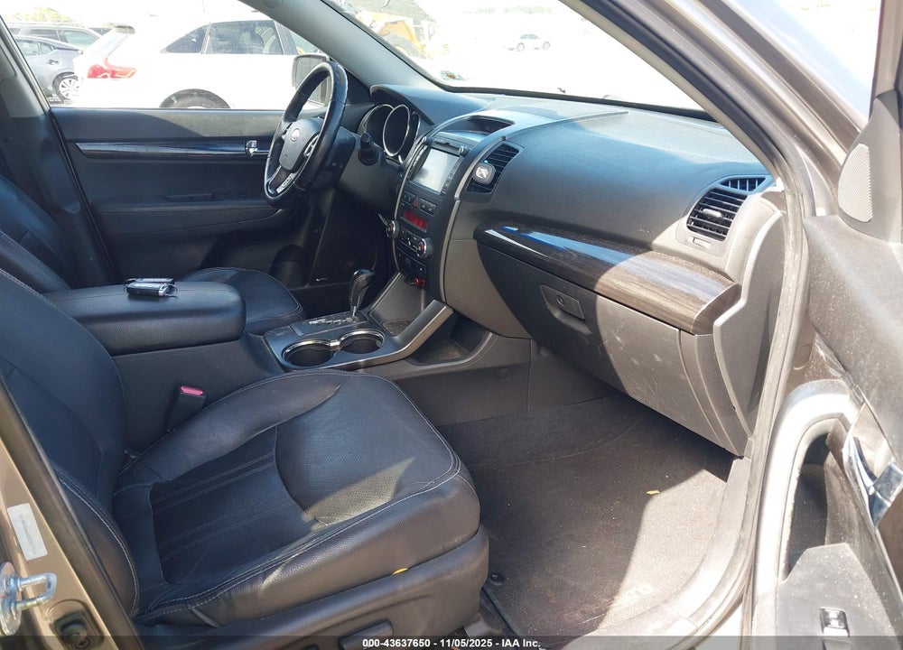 2013 KIA SORENTO VIN: 5XYKUDA60DG397944