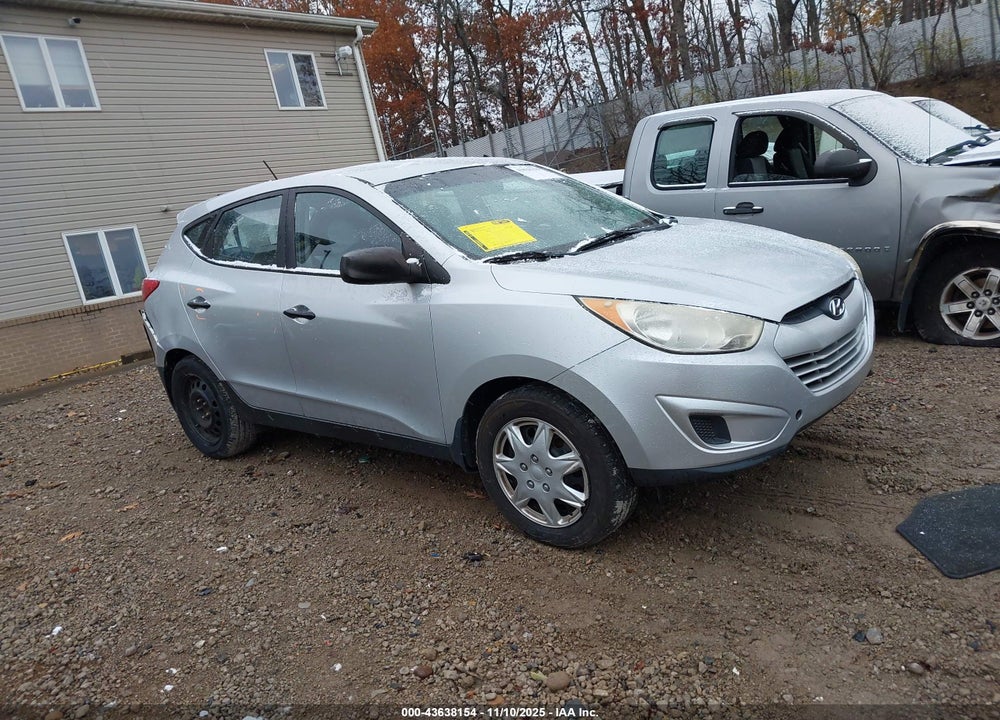 2010 HYUNDAI TUCSON GLS VIN: KM8JT3AC5AU099040