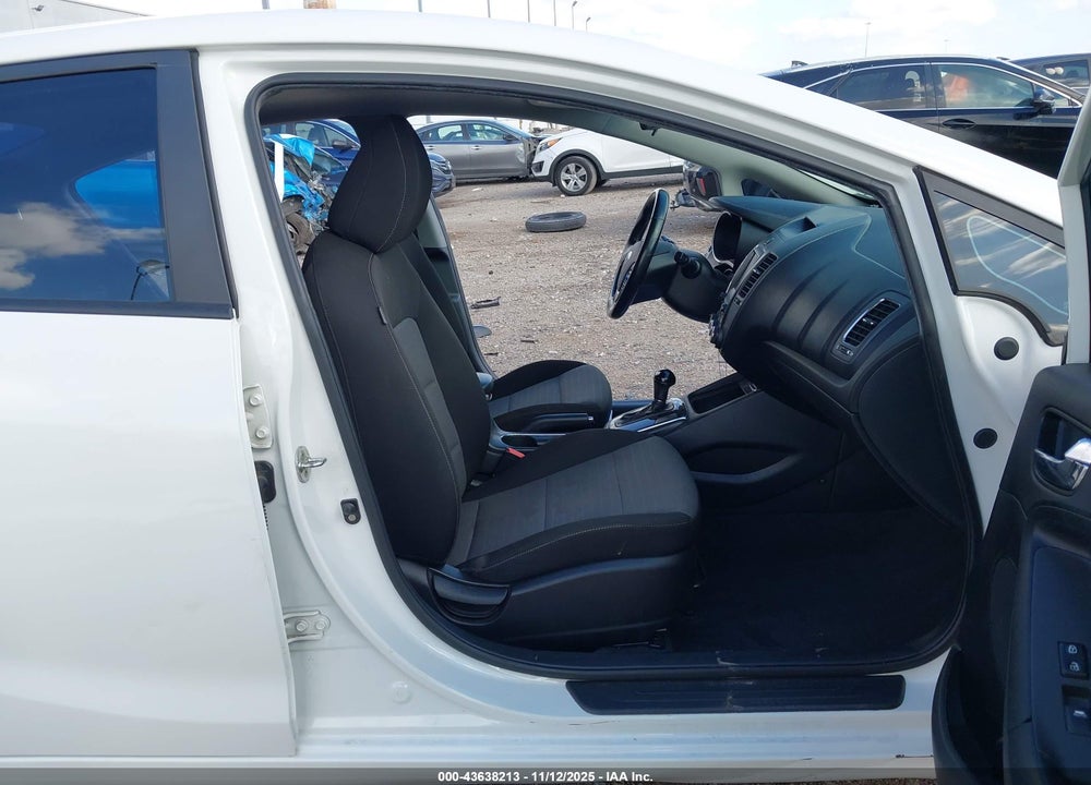 2018 KIA FORTE S VIN: 3KPFL4A75JE215189
