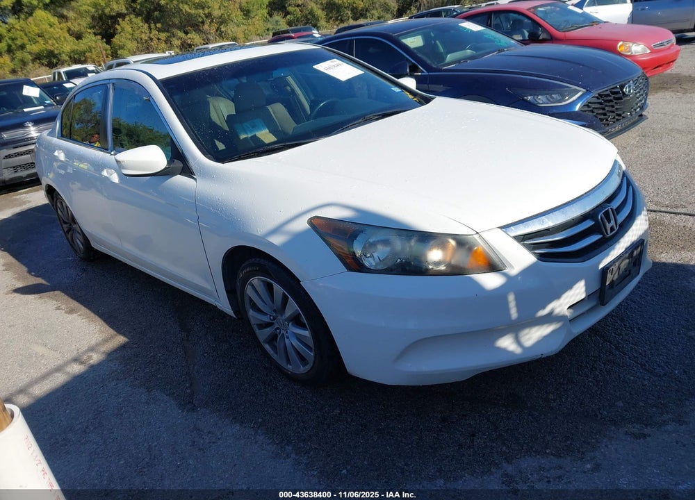 2011 HONDA ACCORD 2.4 EX-L VIN: 1HGCP2F88BA086352
