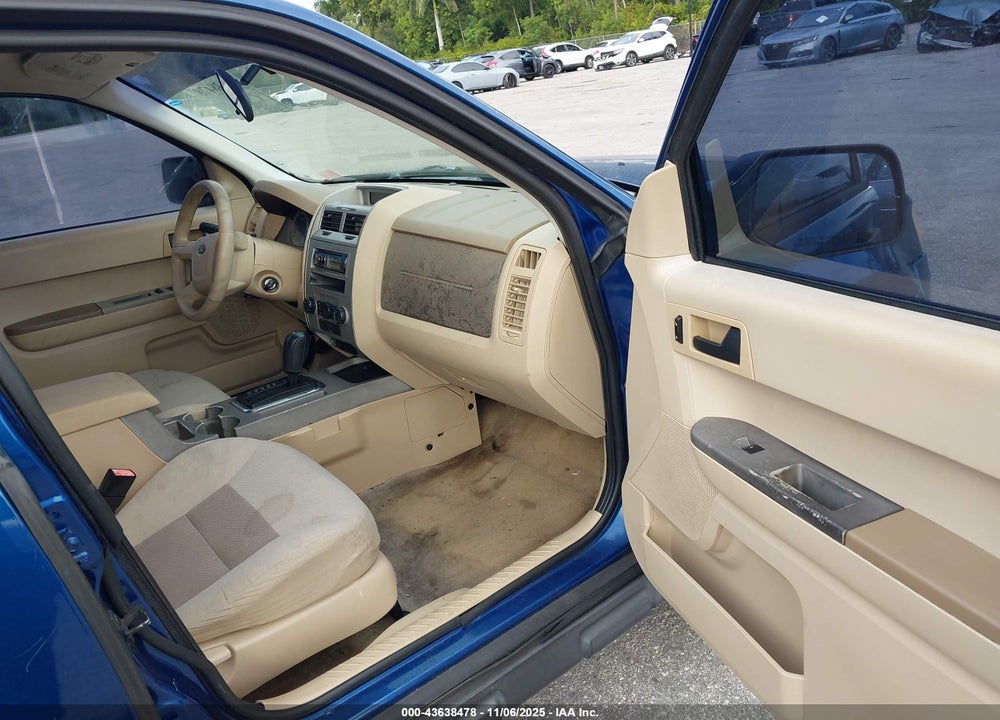 2008 FORD ESCAPE VIN: 1FMCU93128KD31152