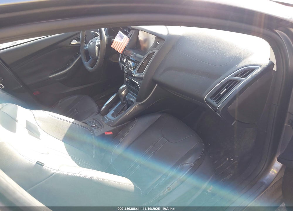 2014 FORD FOCUS TITANIUM VIN: 1FADP3J22EL136933