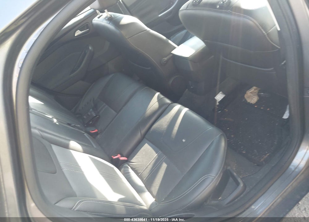 2014 FORD FOCUS TITANIUM VIN: 1FADP3J22EL136933