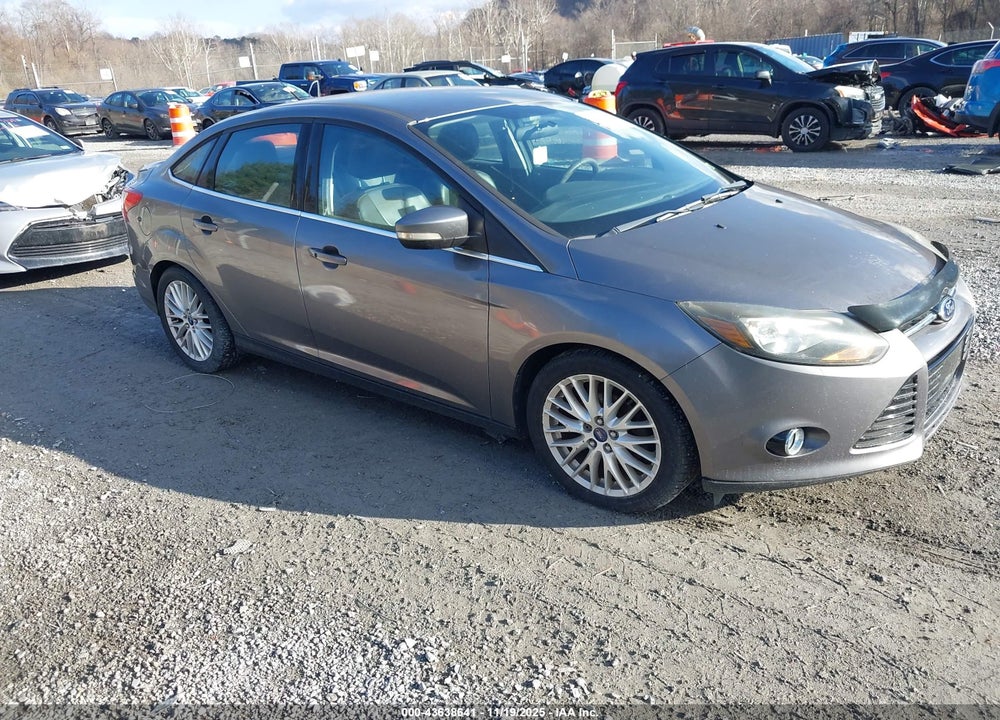 2014 FORD FOCUS TITANIUM VIN: 1FADP3J22EL136933