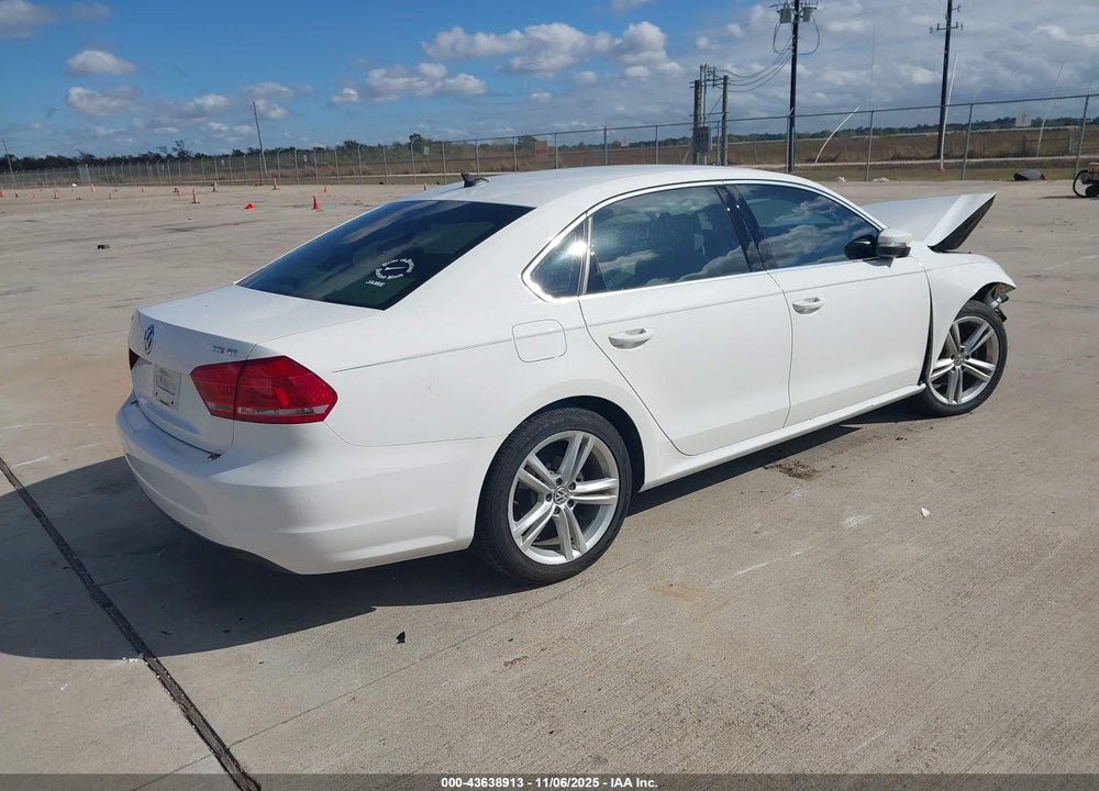 2014 VOLKSWAGEN PASSAT 1.8T SE VIN: 1VWBS7A35EC116334