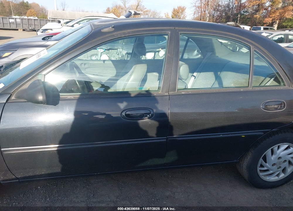 1998 FORD ESCORT SE VIN: 1FAFP13P3WW195995