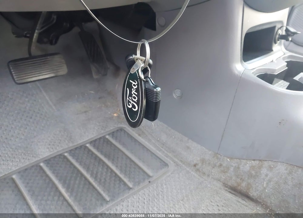 1998 FORD ESCORT SE VIN: 1FAFP13P3WW195995