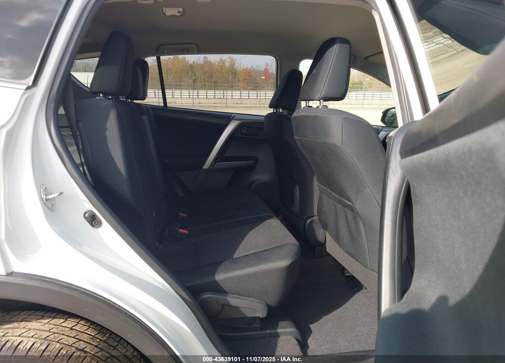 2016 TOYOTA RAV4 LE VIN: JTMZFREVXGJ091488