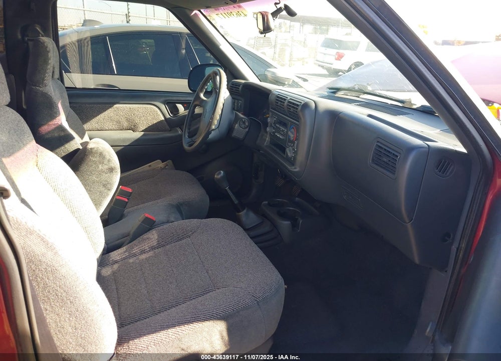 1996 CHEVROLET S TRUCK S10 VIN: 1GCCS1444TK232409