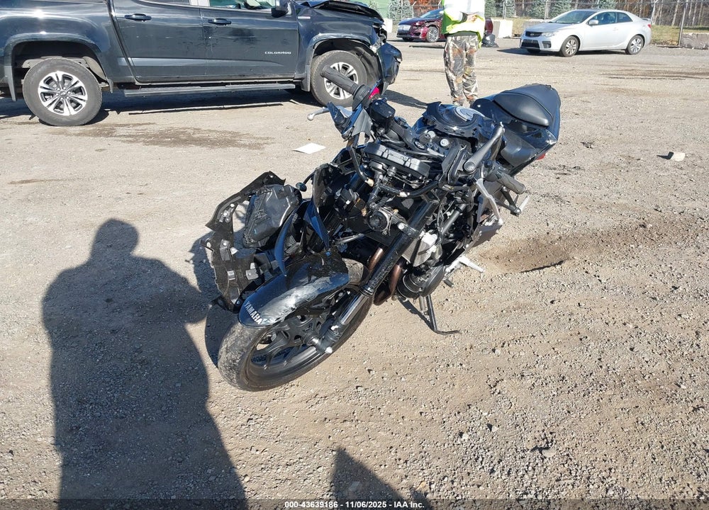 2022 YAMAHA YZFR3 A VIN: MH3RH18Y5NK008835