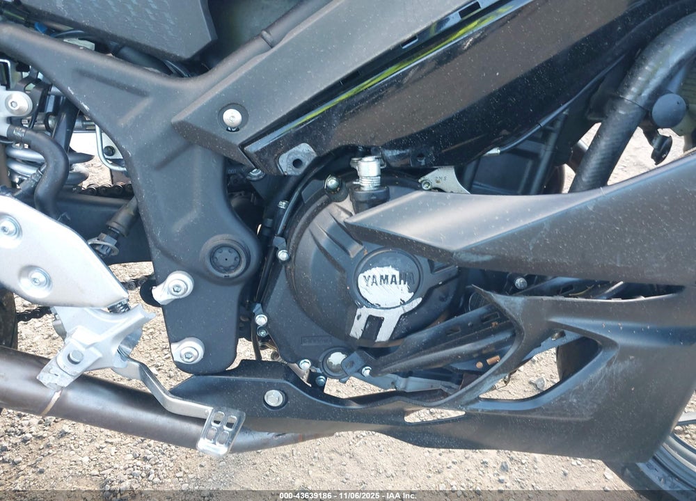 2022 YAMAHA YZFR3 A VIN: MH3RH18Y5NK008835