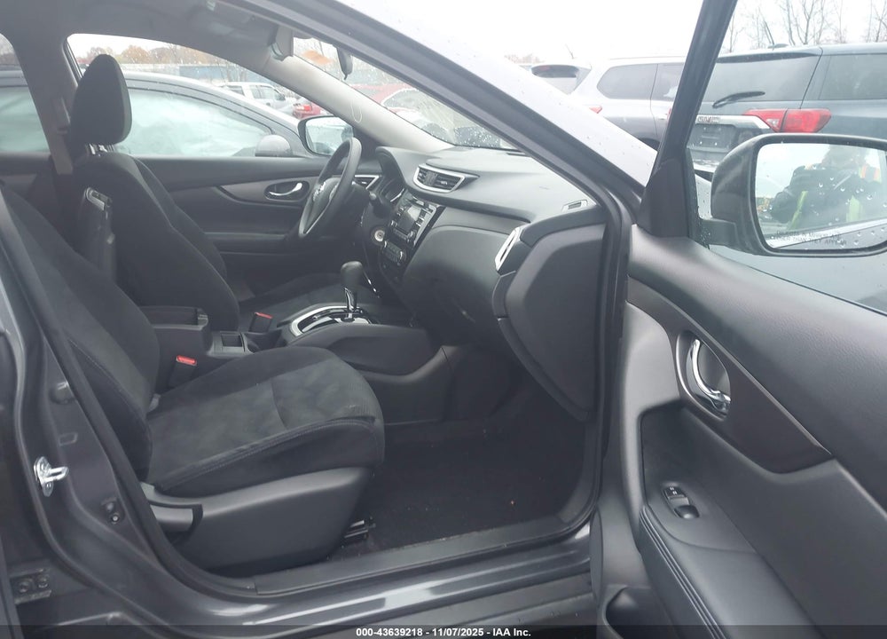 2016 NISSAN ROGUE S VIN: 5N1AT2MV2GC923906