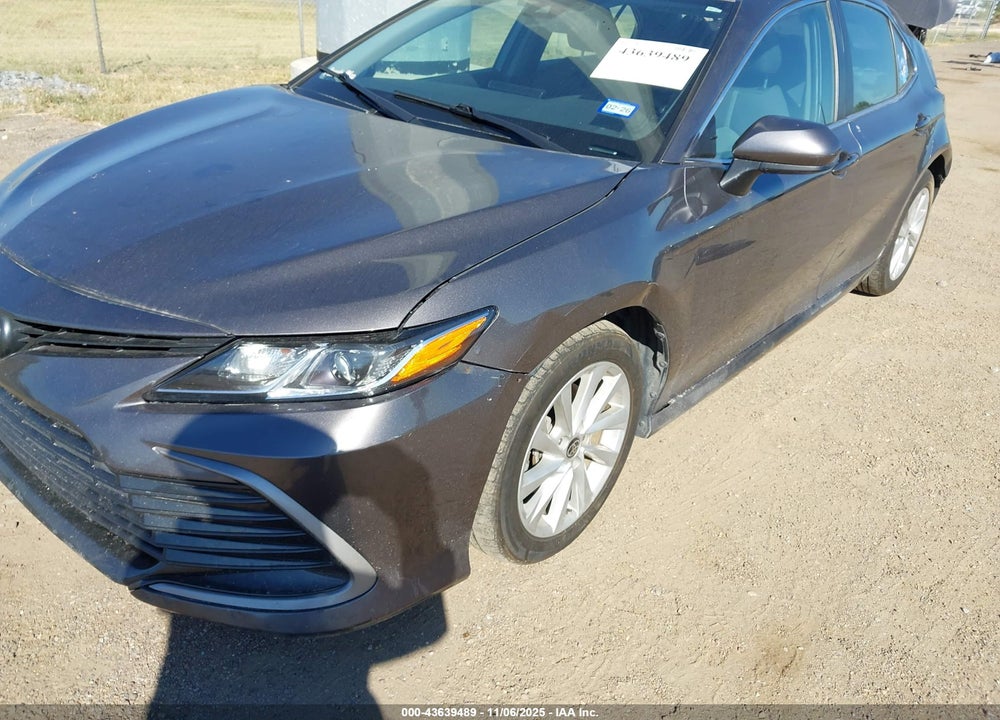 2022 TOYOTA CAMRY LE VIN: 4T1C11AK1NU628709