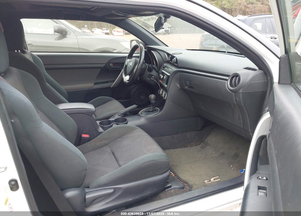2011 SCION TC VIN: JTKJF5C79B3016605