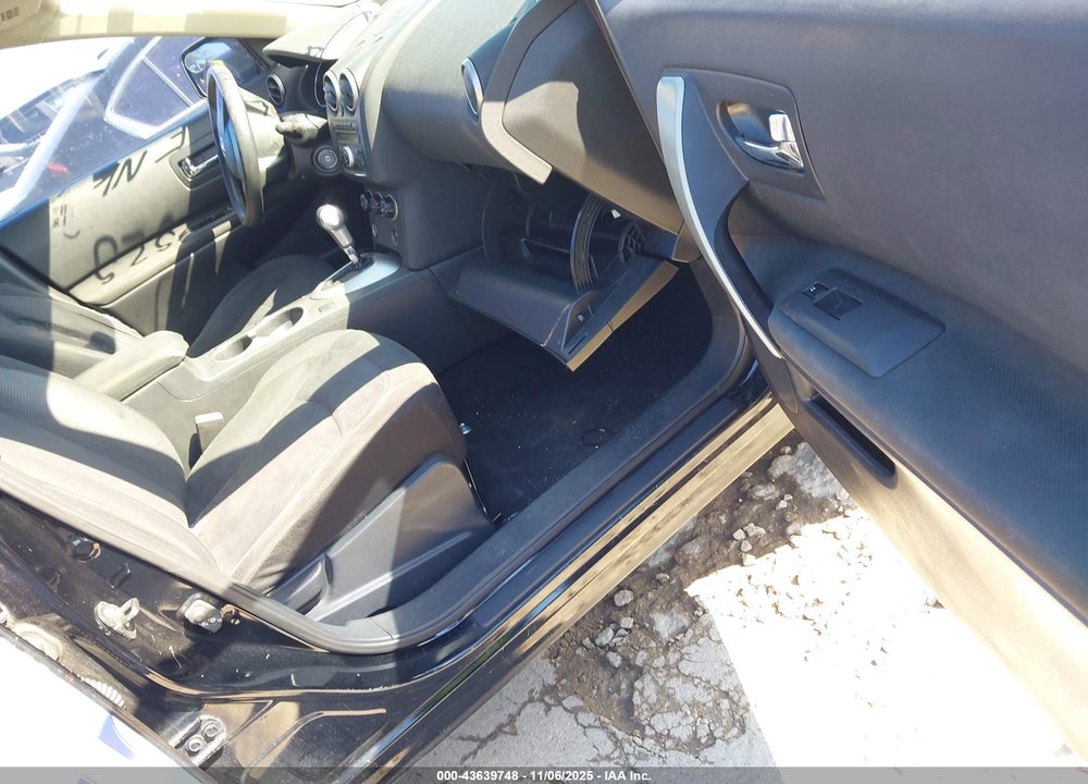 2013 NISSAN ROGUE S VIN: JN8AS5MT8DW547525