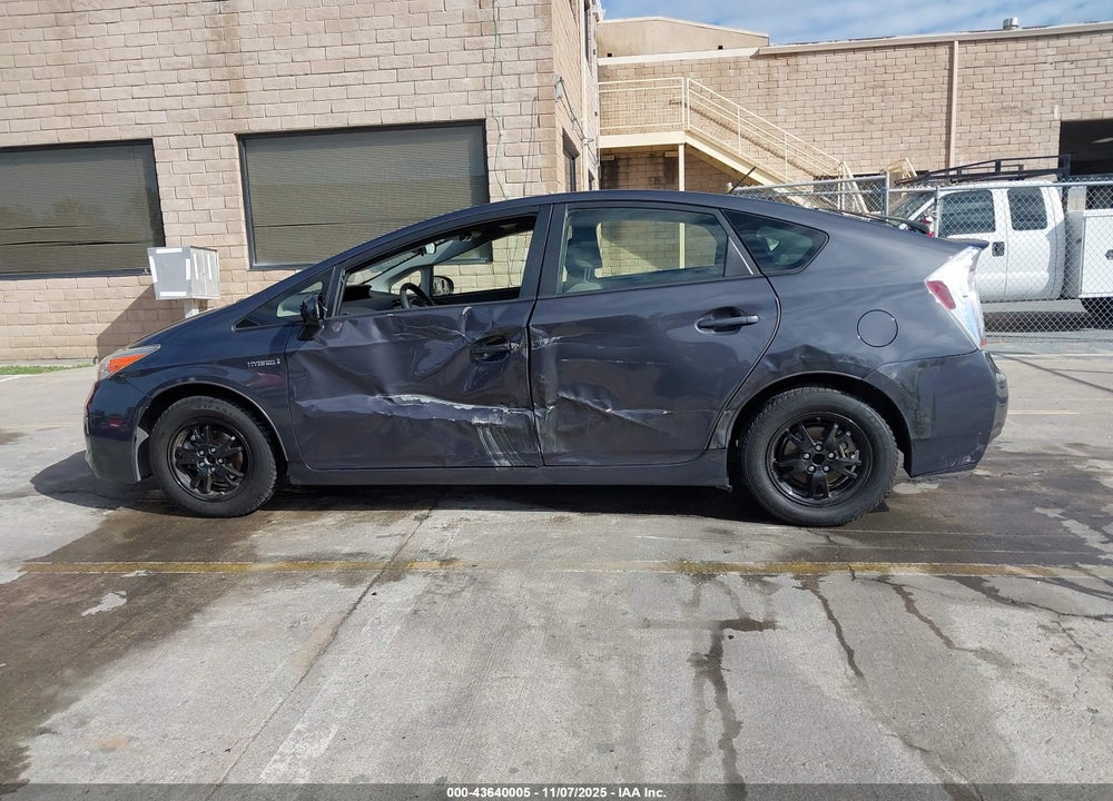 2015 TOYOTA PRIUS TWO VIN: JTDKN3DU7F1930439