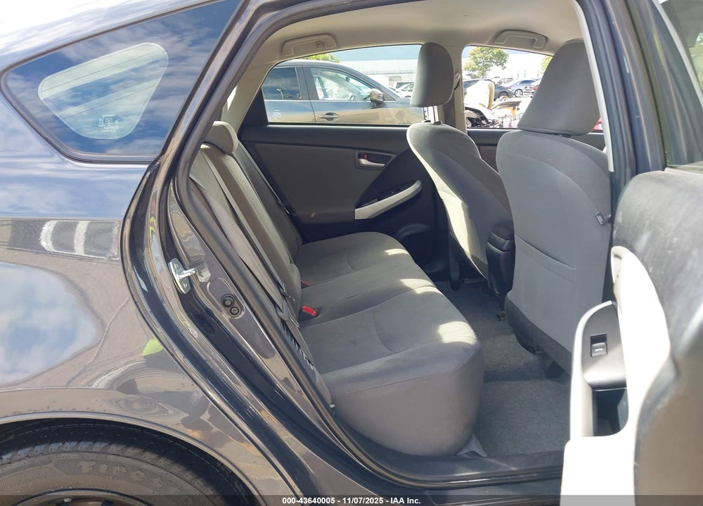 2015 TOYOTA PRIUS TWO VIN: JTDKN3DU7F1930439