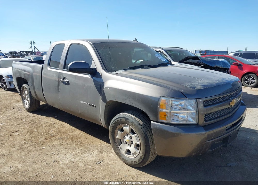 2013 CHEVROLET SILVERADO 1500 LT VIN: 1GCRCSE02DZ123481