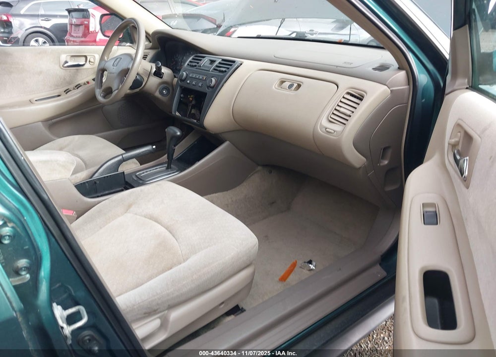 2002 HONDA ACCORD SDN LX VIN: 3HGCG66512G700575