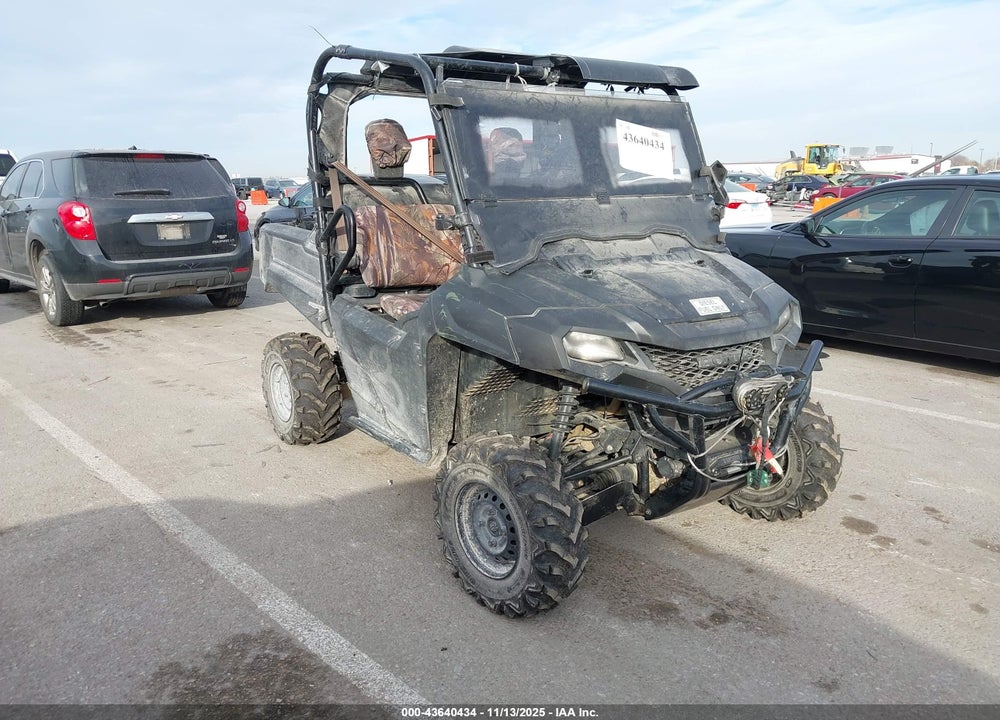 2018 HONDA SXS700 M2 VIN: 1HFVE0295J4402745