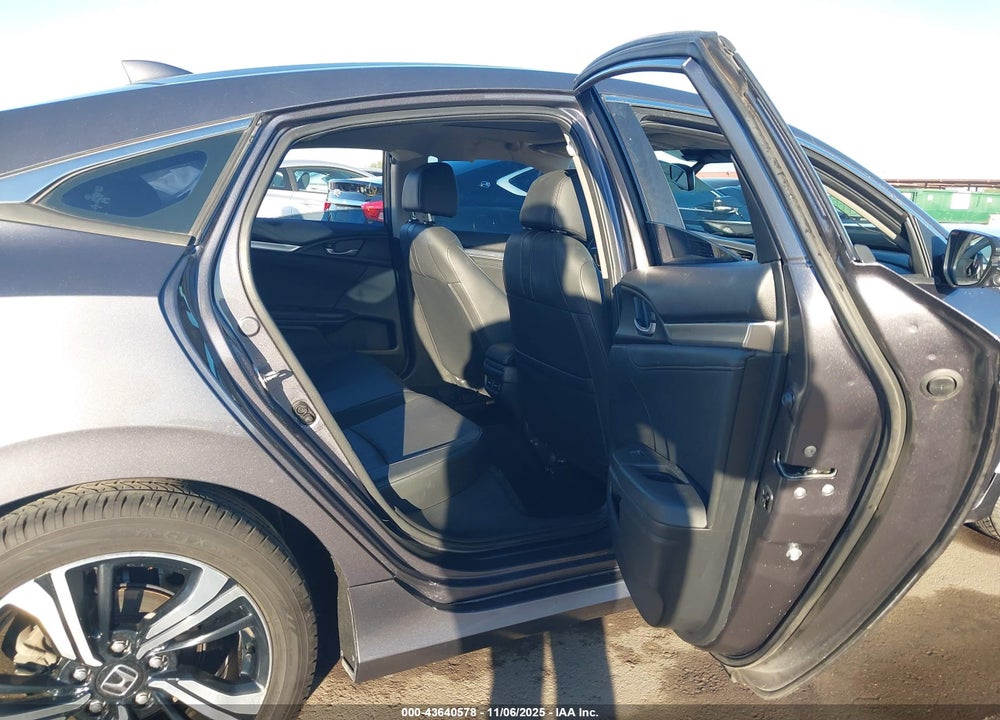 2016 HONDA CIVIC TOURING VIN: 19XFC1F97GE028067
