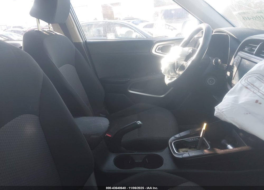 2020 KIA SOUL LX VIN: KNDJ23AU2L7732613