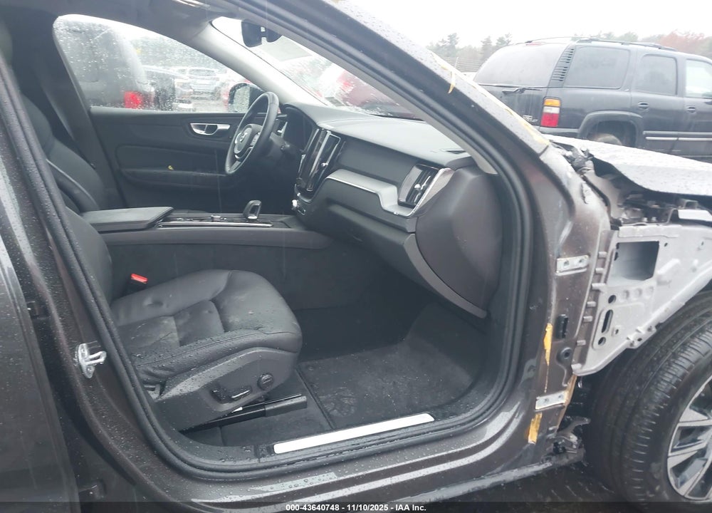 2025 VOLVO XC60 B5 CORE VIN: YV4M12RJ0S1216625