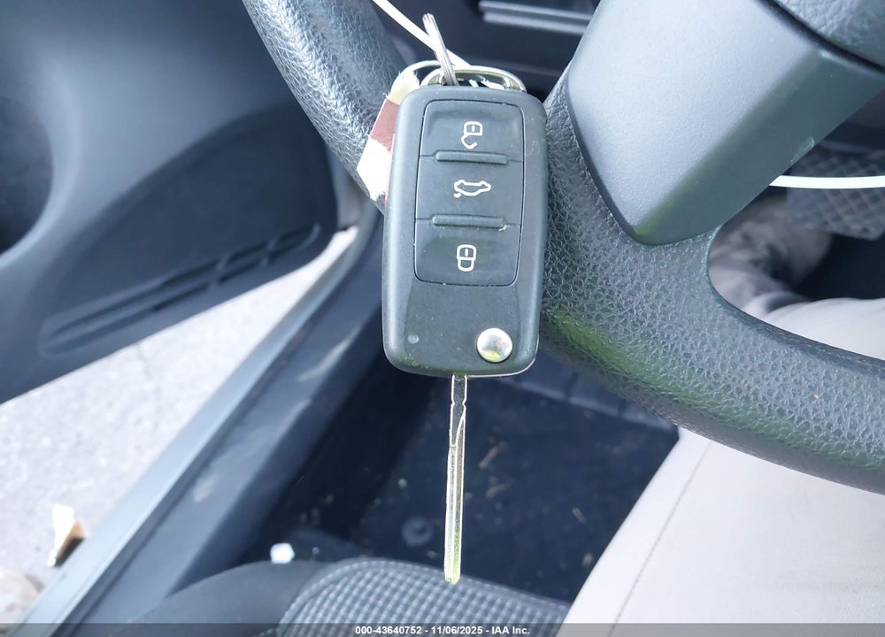 2013 VOLKSWAGEN GOLF 2.5L 4-DOOR VIN: WVWDB7AJ9DW083345