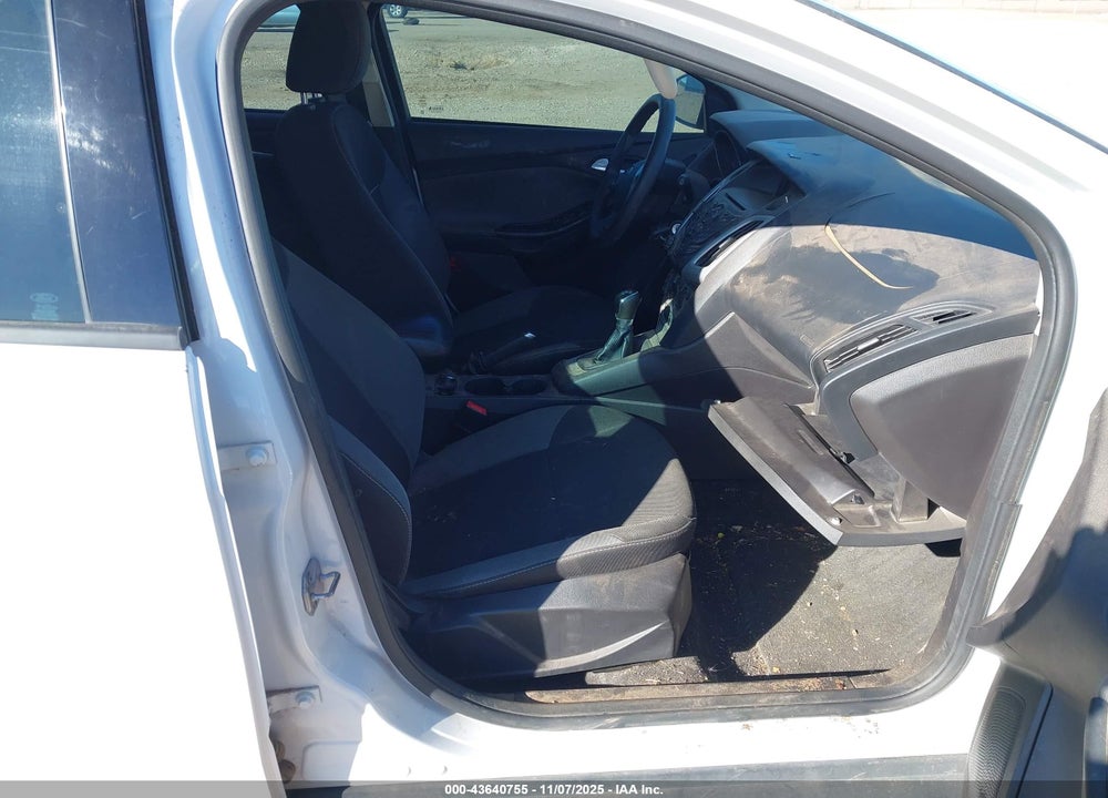 2014 FORD FOCUS SE VIN: 1FADP3K21EL138431