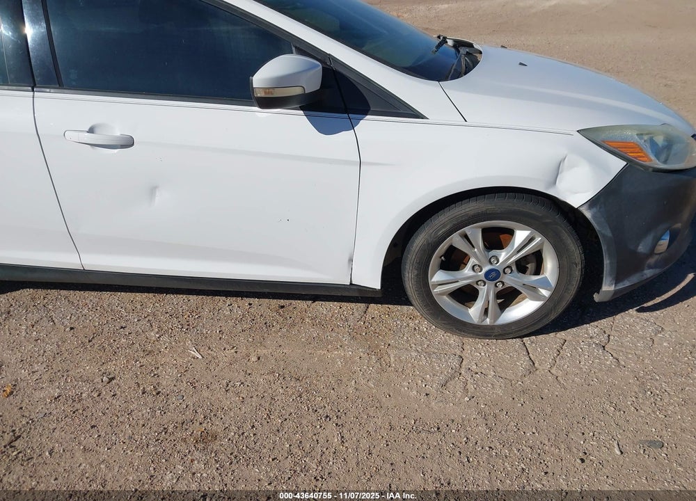 2014 FORD FOCUS SE VIN: 1FADP3K21EL138431