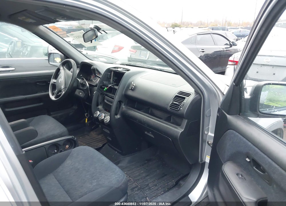 2006 HONDA CR-V LX VIN: JHLRD78556C033333