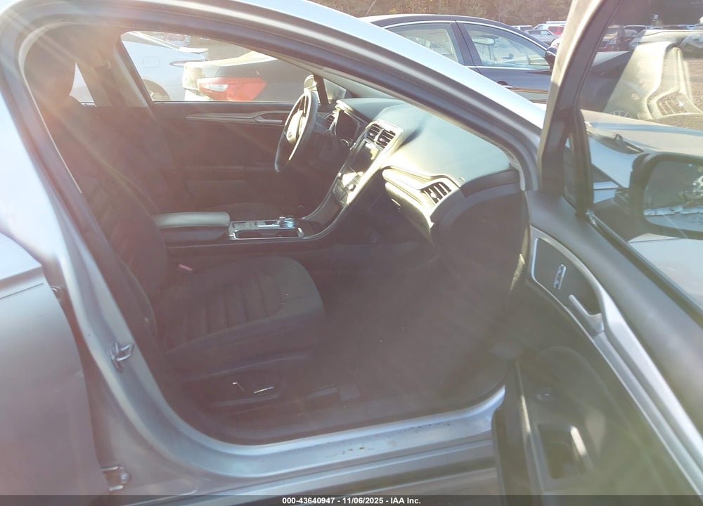 2019 FORD FUSION SE VIN: 3FA6P0HD8KR198784